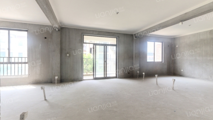 滨江名苑二手房实景图