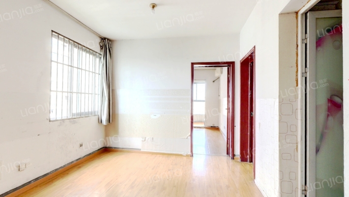 中央美域花园A区二手房实景图