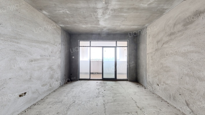 中航山水蓝天二手房实景图