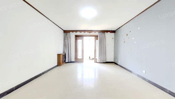 老管委会家属区二手房实景图