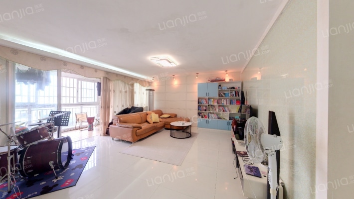 米兰春天二手房实景图