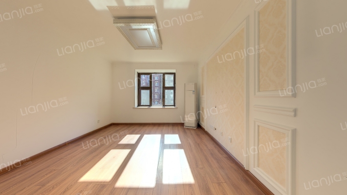 鲁商泰晤士小镇二期二手房实景图