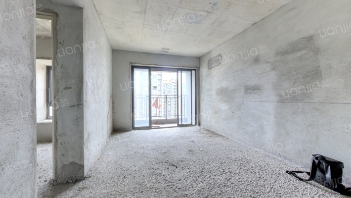 颐安天朗名庭二手房实景图