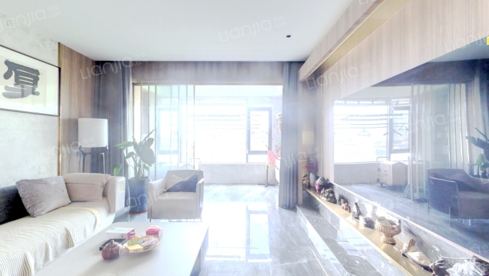 绿地乔治庄园二手房实景图