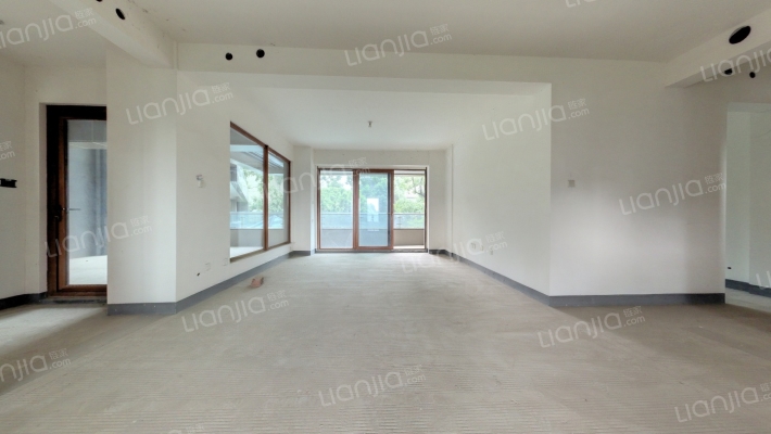 麓湖生态城五彩林堤二手房实景图