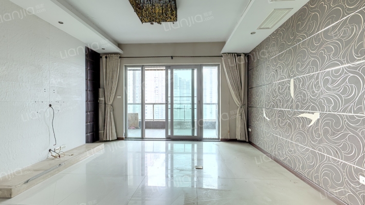 世茂锦绣长江二期二手房实景图