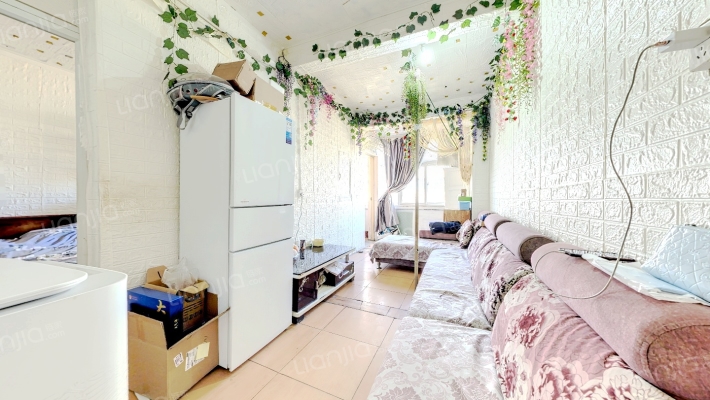 卫生路1号院二手房实景图