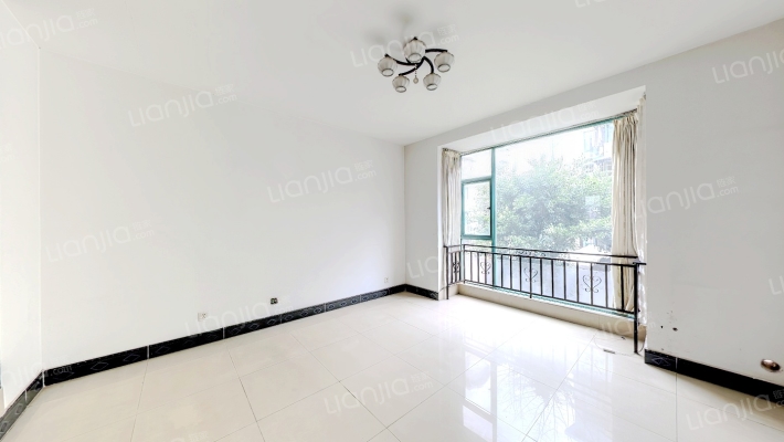 月楿丽苑二手房实景图