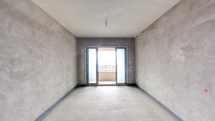 绿地海外滩罗丹公馆二手房实景图