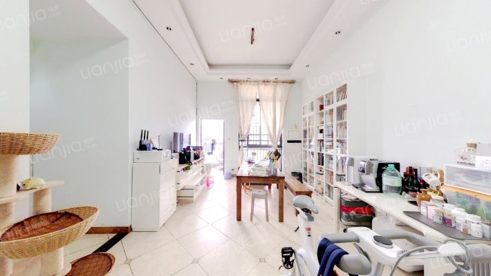 汇银环湖国际二手房实景图