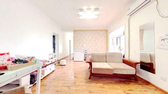 世龙广场二手房实景图