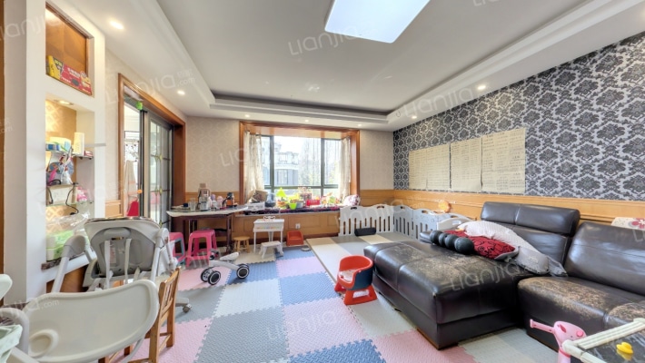 美兰湖颐景园二手房实景图