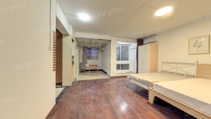 红石公寓二手房实景图