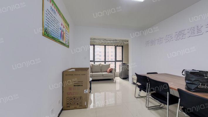 金锣湾鸿福园二手房实景图