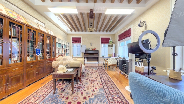 伊莎士花园二手房实景图