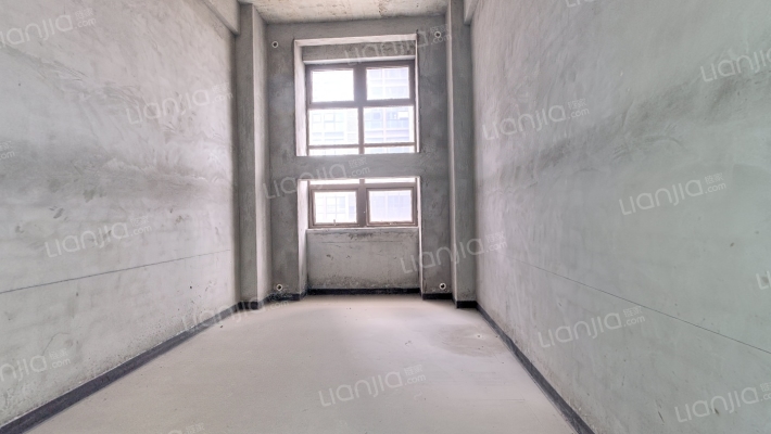 融创中央广场二手房实景图