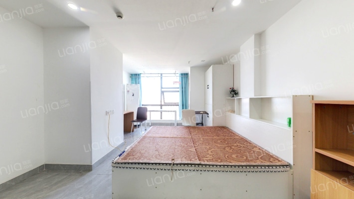 领峯国际二手房实景图