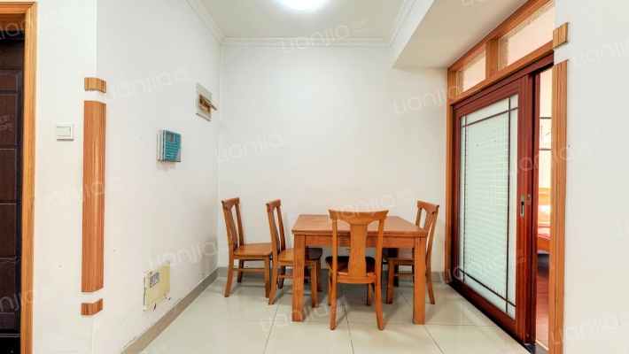 理想年代二手房实景图