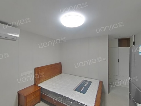 合租·凯马汽车用品城 5居室 东卧