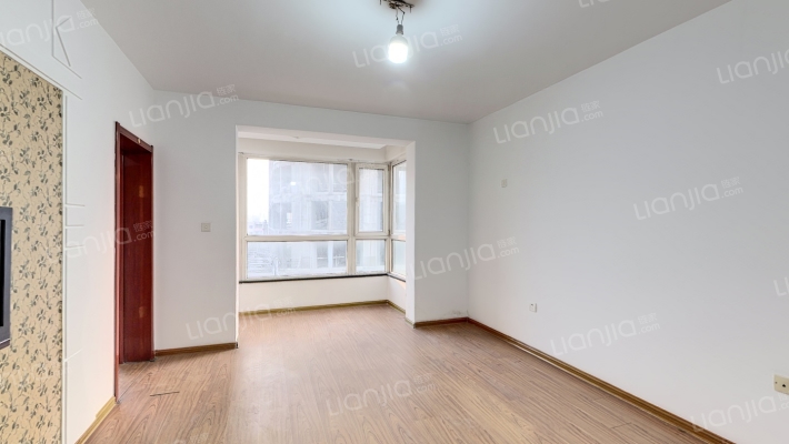 东森商务广场二手房实景图