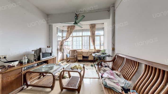 新拓花园二手房实景图