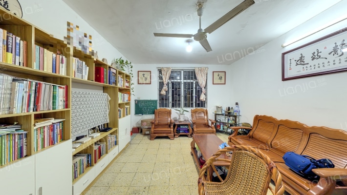 沙头角梧桐路2033号二手房实景图