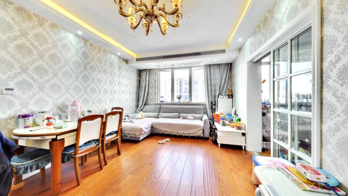 天山华庭二手房实景图