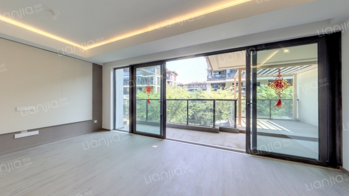 龙湖芳树晴川二手房实景图