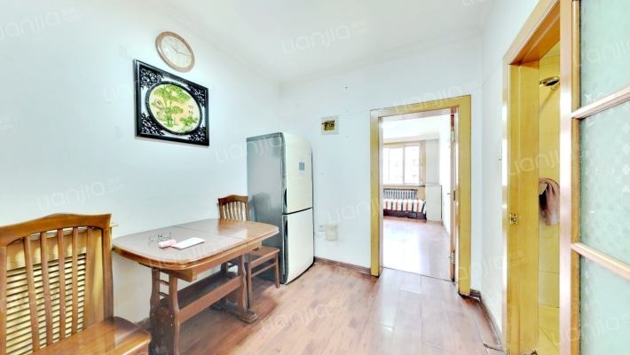 保障华庭小区二手房实景图