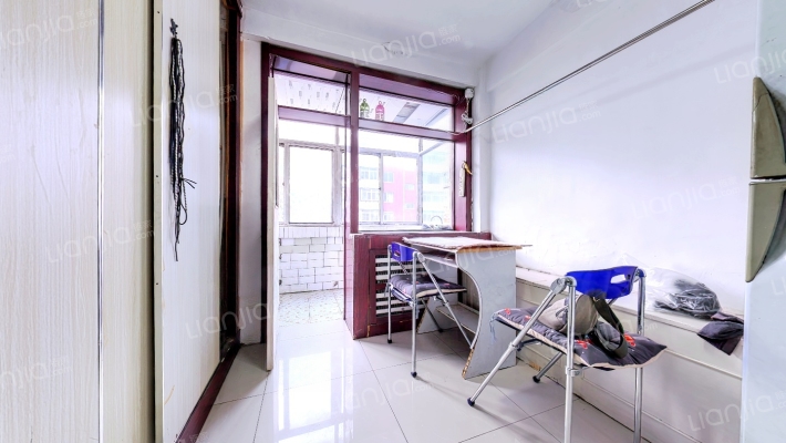 建大一期二手房实景图