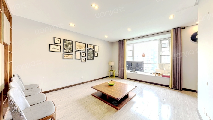 蓝谷地三四期二手房实景图