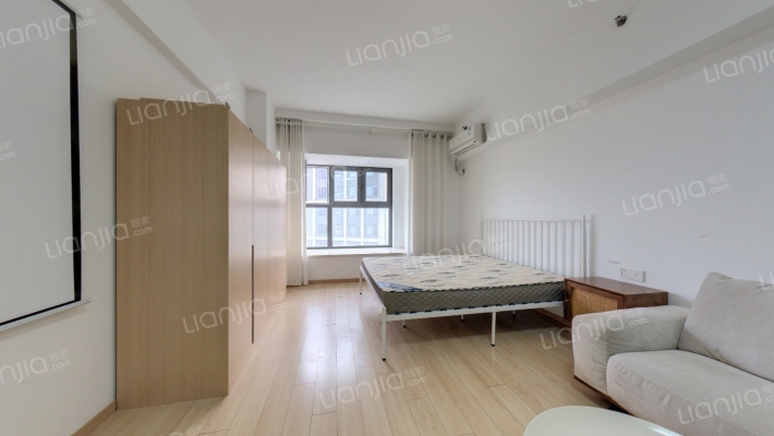 万科星空二手房实景图