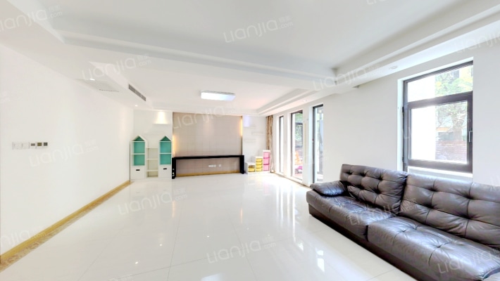 安亭新镇德绍豪斯二手房实景图