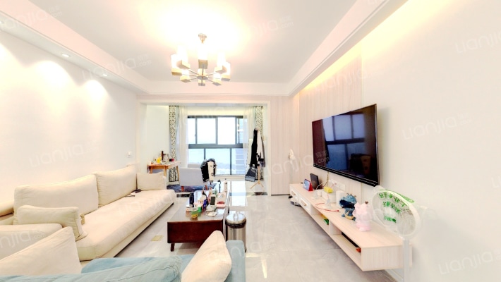 融信白宫二手房实景图