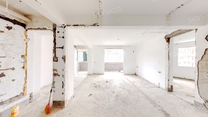 万隆花园2期二手房实景图