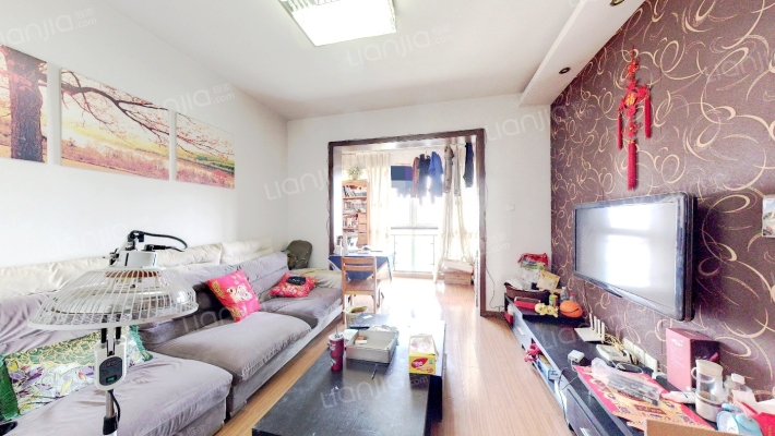 映日荷花二手房实景图