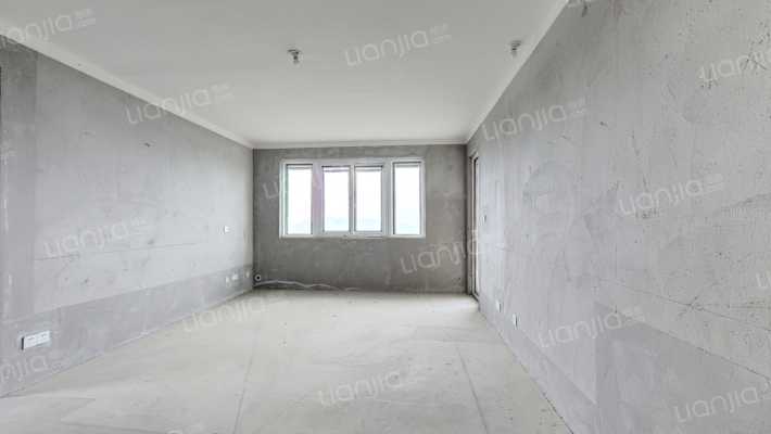 藏珑谷山庄二手房实景图