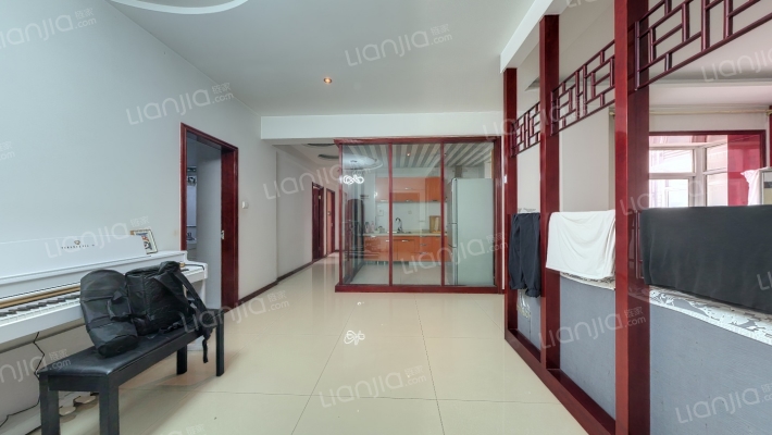 悦泰利贞大厦二手房实景图