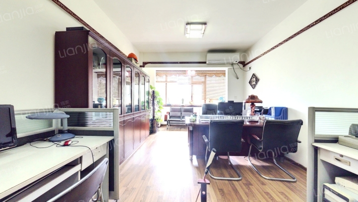 在水一方二手房实景图