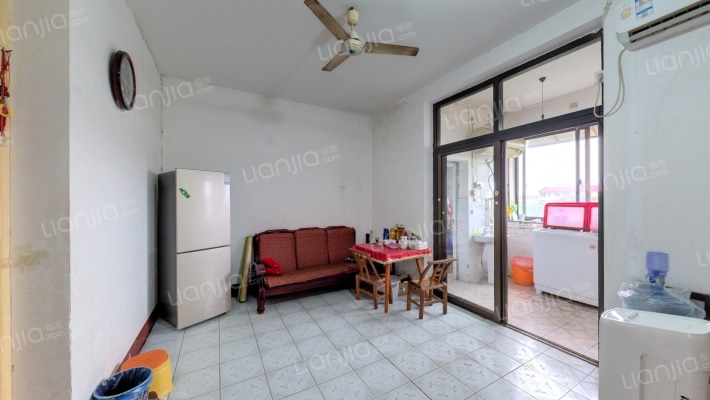 电材小区二手房实景图