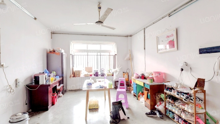 栖径名苑二手房实景图