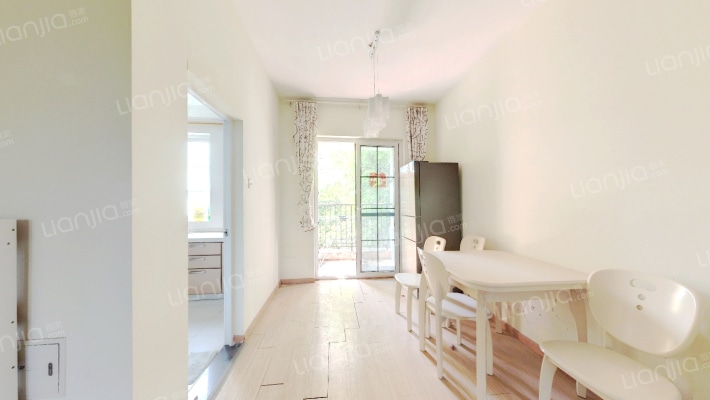 皇冠国际社区一期二手房实景图