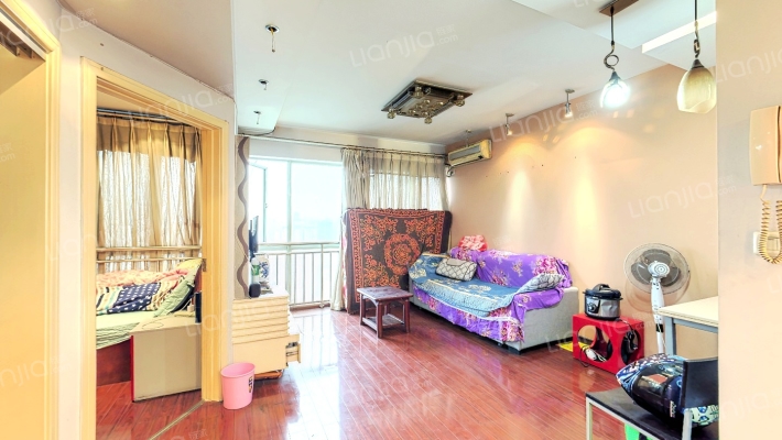 水晶石国际公寓二手房实景图