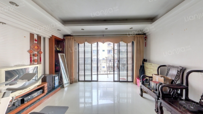 在水一方二手房实景图