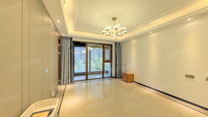 万科翡翠公园二手房实景图