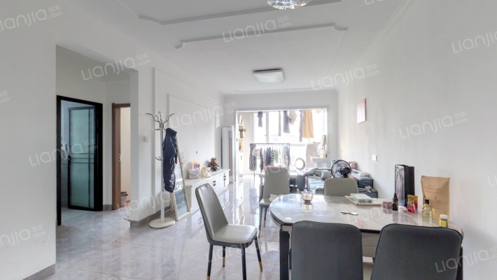 裕田奥莱小镇二手房实景图