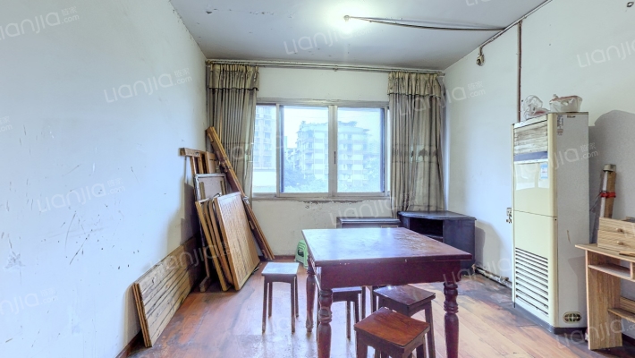 石坪桥横街18号二手房实景图