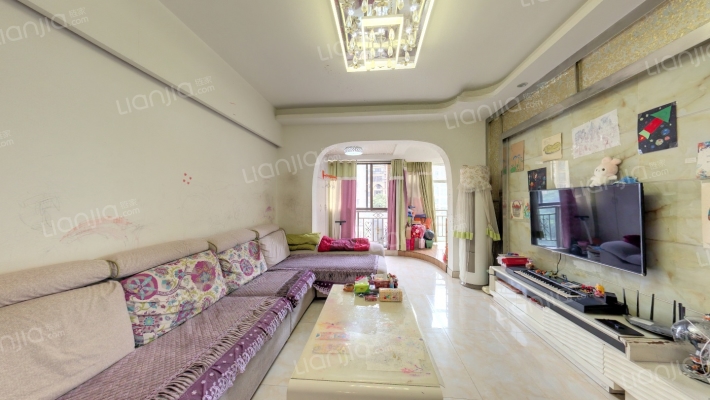 兰湾蒂钒尼二手房实景图