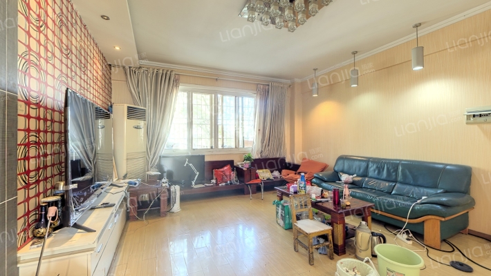 中药材宿舍二手房实景图