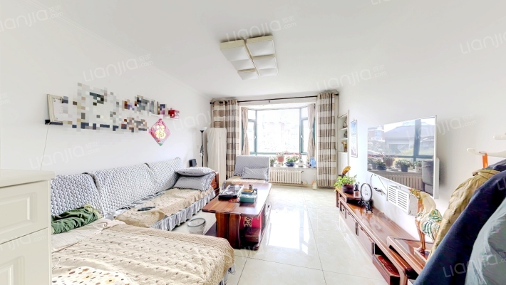 第一大街逸水湾二手房实景图